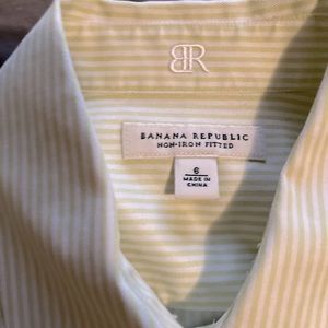 Elegant women bottom down shirt.